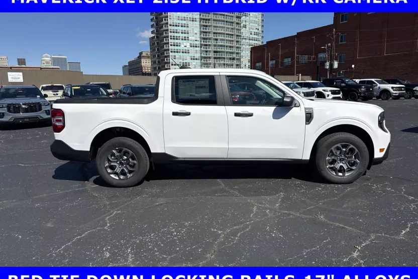 2025 Ford Maverick XLT photo 1