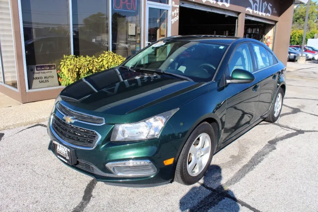 2015 Chevrolet Cruze LT photo 1