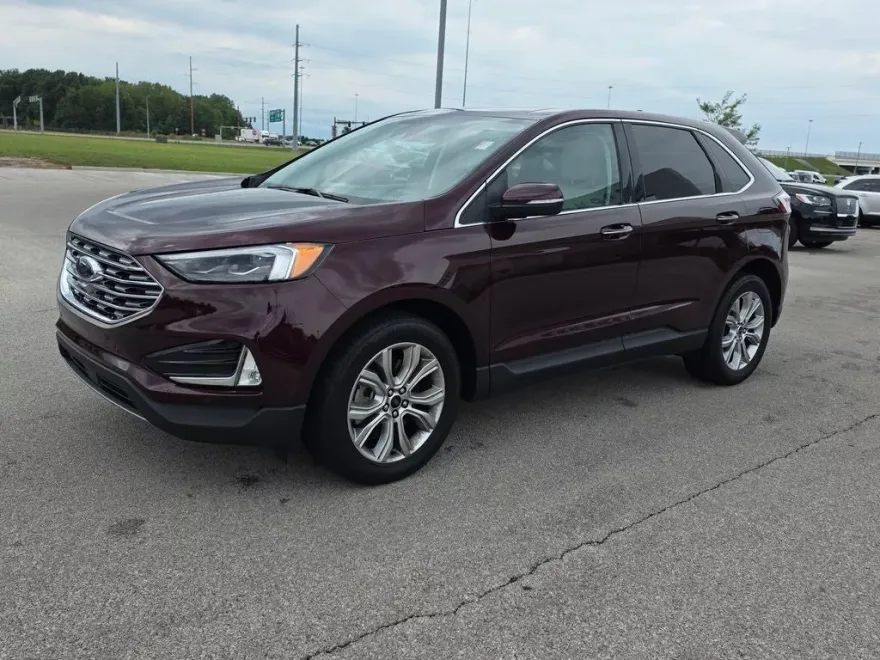2024 Ford Edge Titanium photo 1