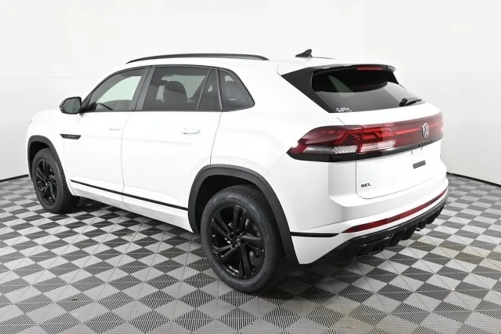 2025 Volkswagen Atlas Cross Sport SEL R-Line photo 1