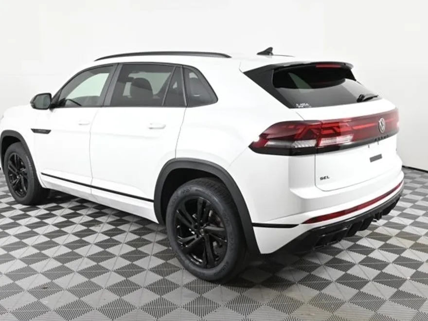 2025 Volkswagen Atlas Cross Sport SEL R-Line photo 1