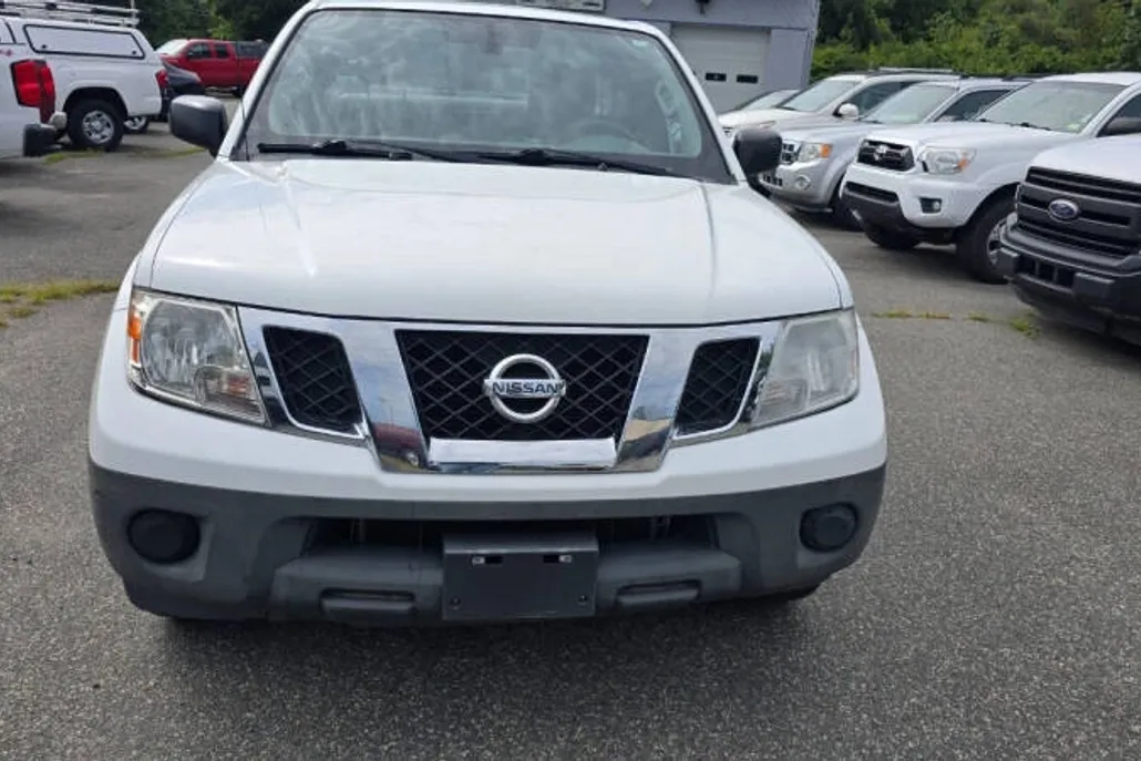 2016 Nissan Frontier SV photo 1