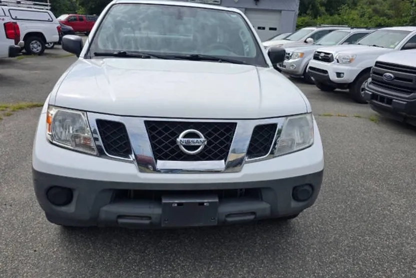 2016 Nissan Frontier SV photo 1