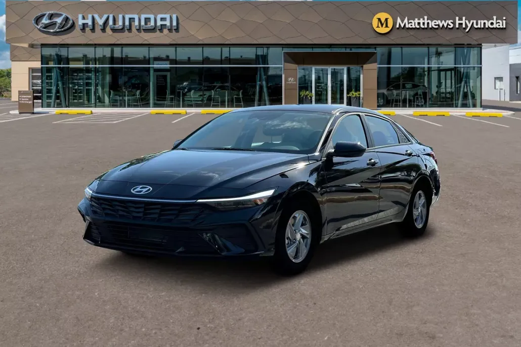 2025 Hyundai Elantra SE photo 1