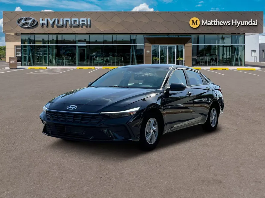 2025 Hyundai Elantra SE photo 1