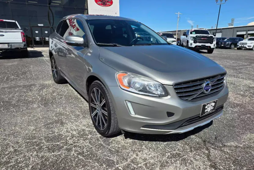 2015 Volvo XC60 T5 Drive-E Premier photo 1