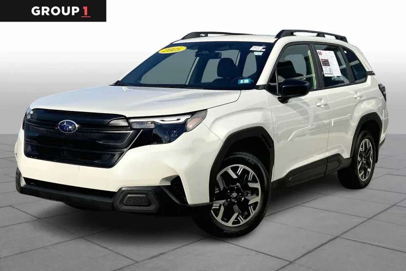 2025 Subaru Forester Base photo 1