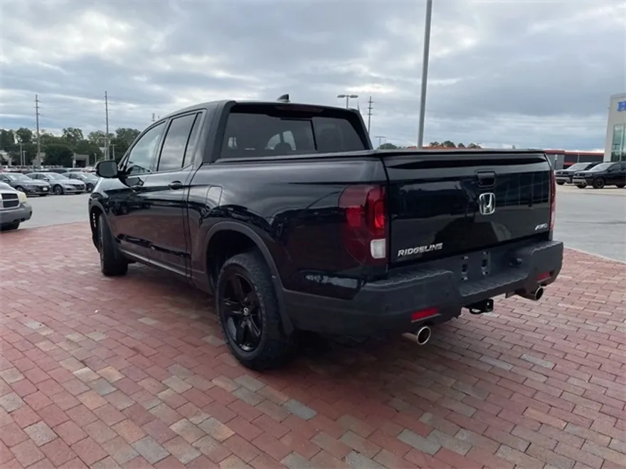 2021 Honda Ridgeline Black Edition photo 1