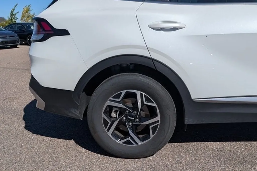 2024 Kia Sportage LX photo 1