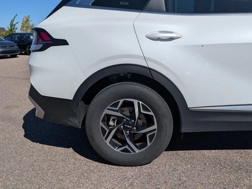2024 Kia Sportage LX photo 1