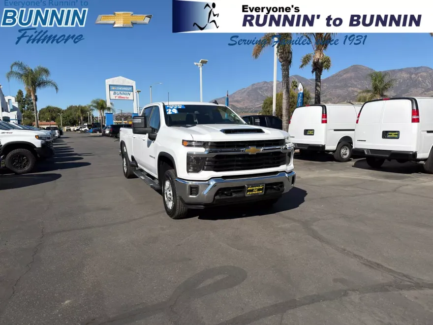 2024 Chevrolet Silverado 2500HD LT photo 1