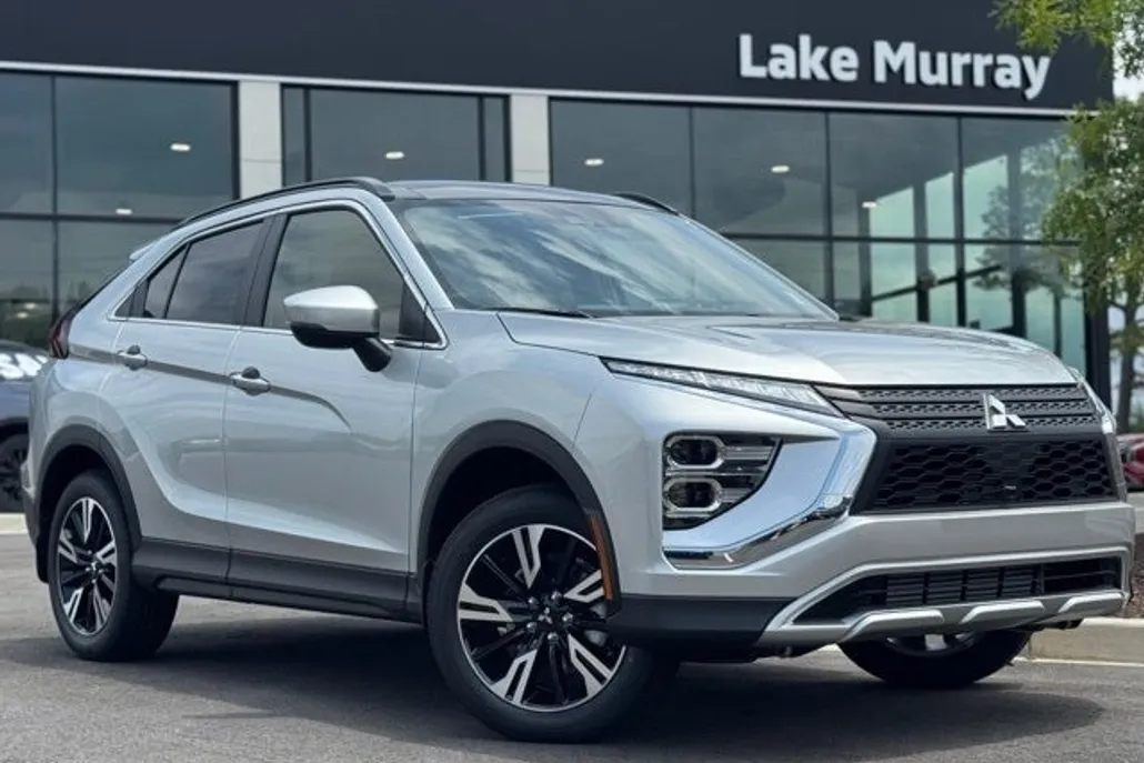 2025 Mitsubishi Eclipse Cross SEL photo 1