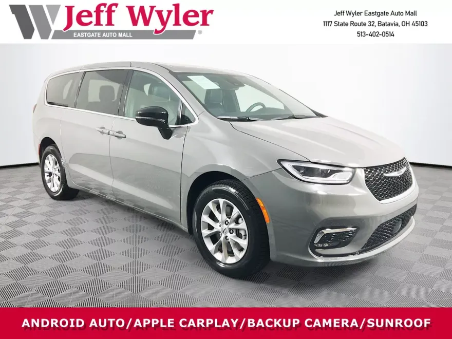 2025 Chrysler Pacifica photo 1