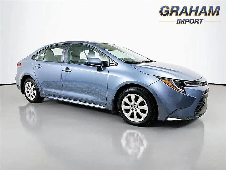 2024 Toyota Corolla LE photo 1