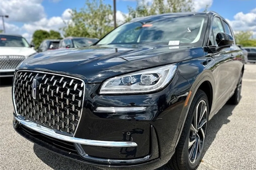 2024 Lincoln Corsair Grand Touring photo 1