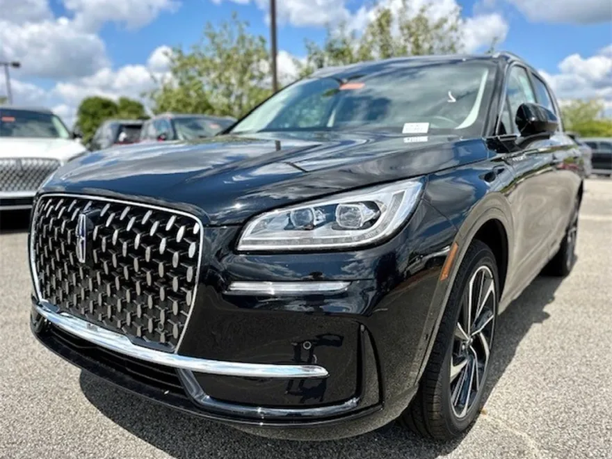 2024 Lincoln Corsair Grand Touring photo 1