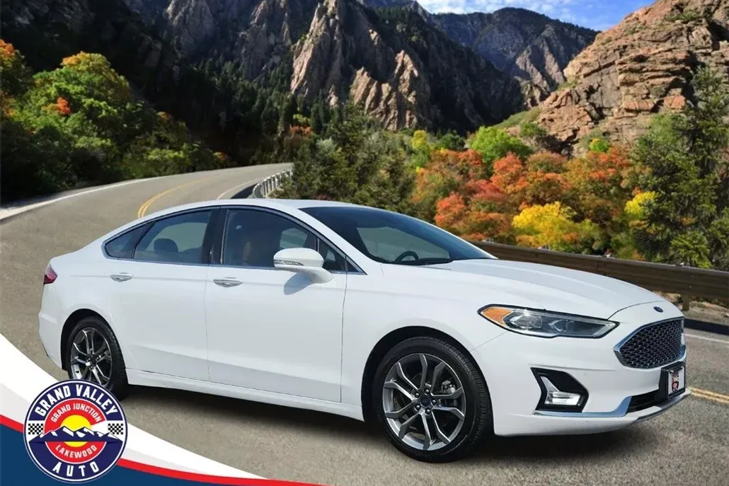 2020 Ford Fusion Hybrid Titanium photo 1