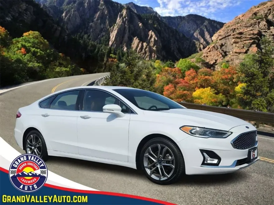 2020 Ford Fusion Hybrid Titanium photo 1