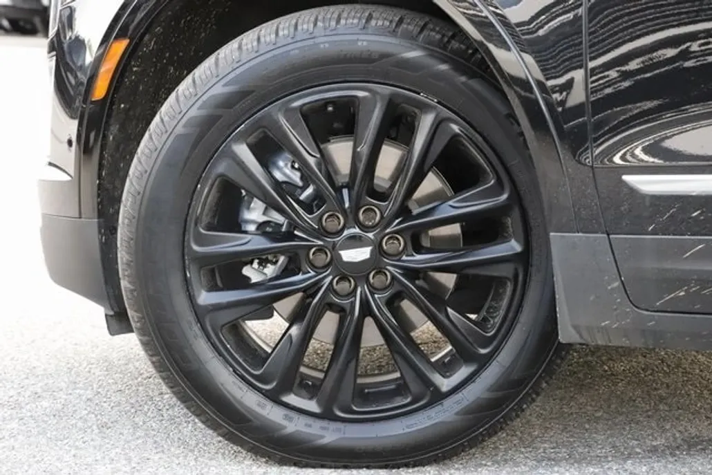 2021 Cadillac XT5 Sport photo 1