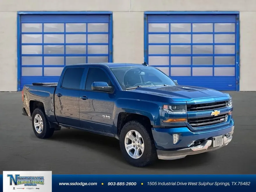 2017 Chevrolet Silverado 1500 LT photo 1