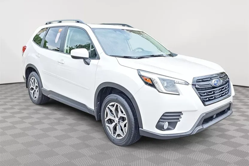 2023 Subaru Forester Premium photo 1