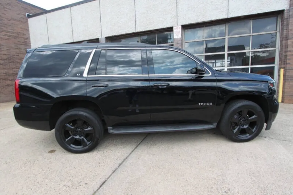 2019 Chevrolet Tahoe LT photo 1