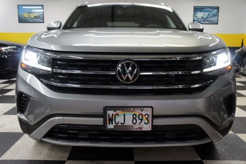2020 Volkswagen Atlas Cross Sport SEL photo 1