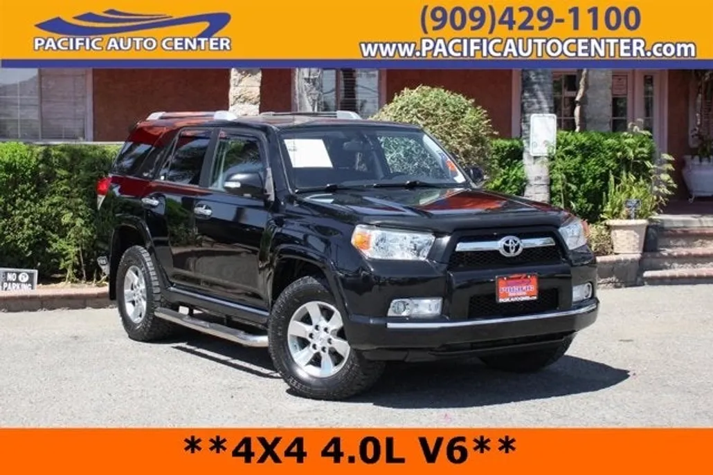 2013 Toyota 4Runner SR5 photo 1