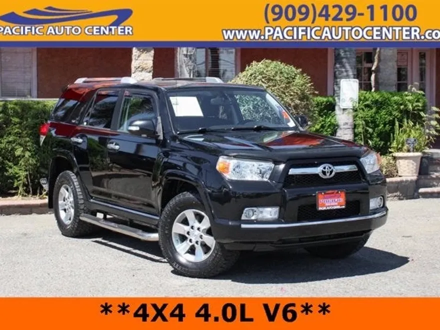 2013 Toyota 4Runner SR5 photo 1