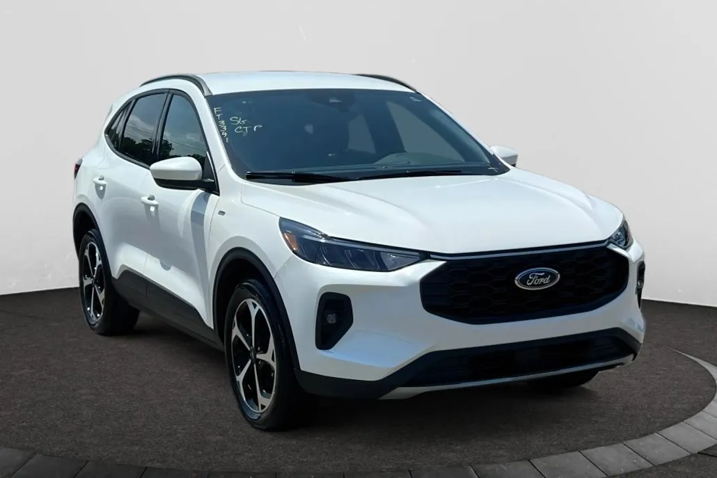 2025 Ford Escape ST-Line Select photo 1