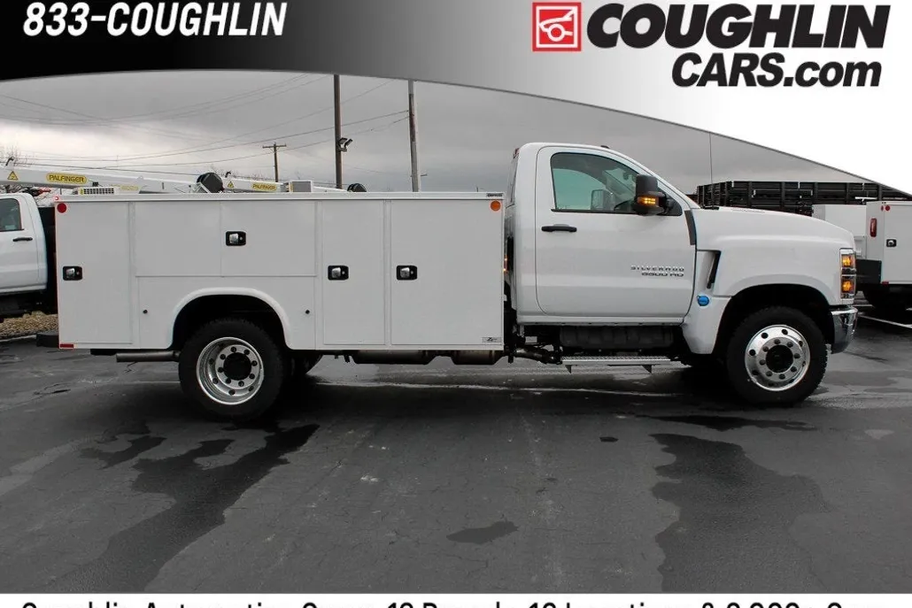 2024 Chevrolet Silverado 5500HD Work Truck photo 1