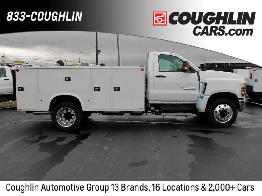 2024 Chevrolet Silverado 5500HD Work Truck photo 1