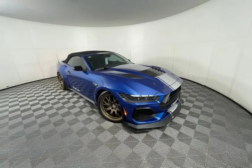 2024 Ford Mustang GT Premium Convertible photo 1
