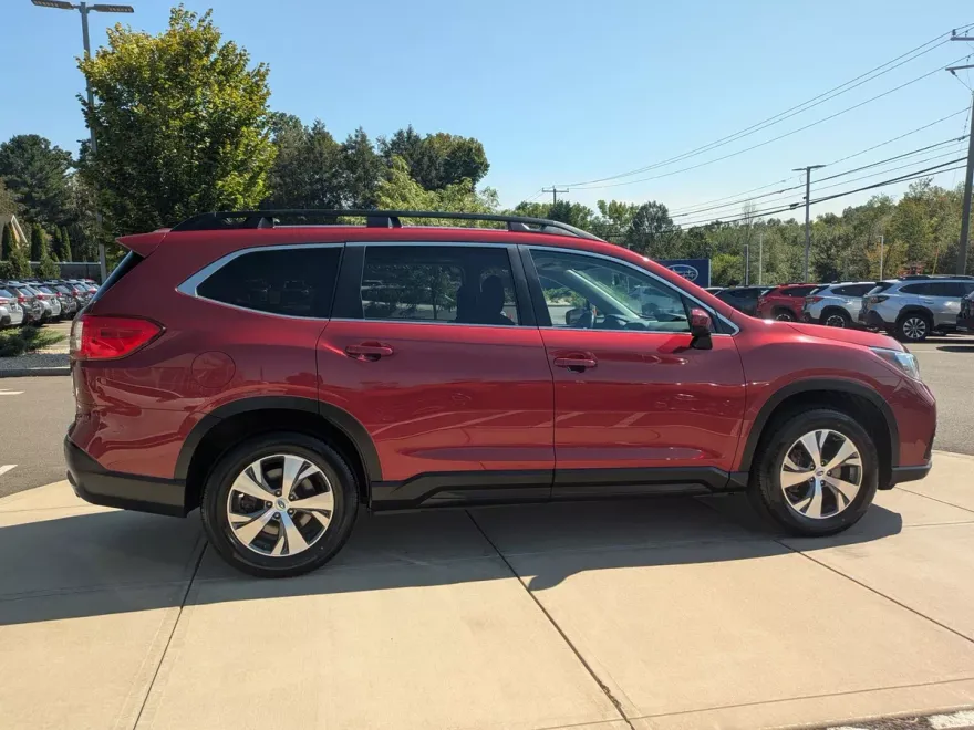 2022 Subaru Ascent Premium photo 1