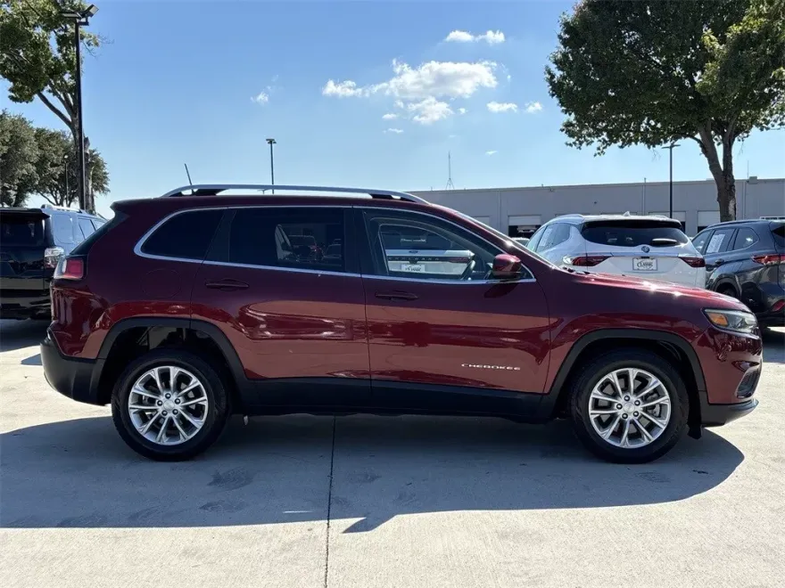 2019 Jeep Cherokee Latitude photo 1