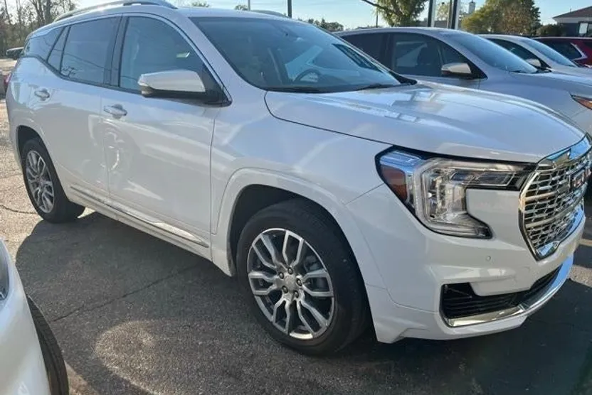 2022 Gmc Terrain Denali photo 1
