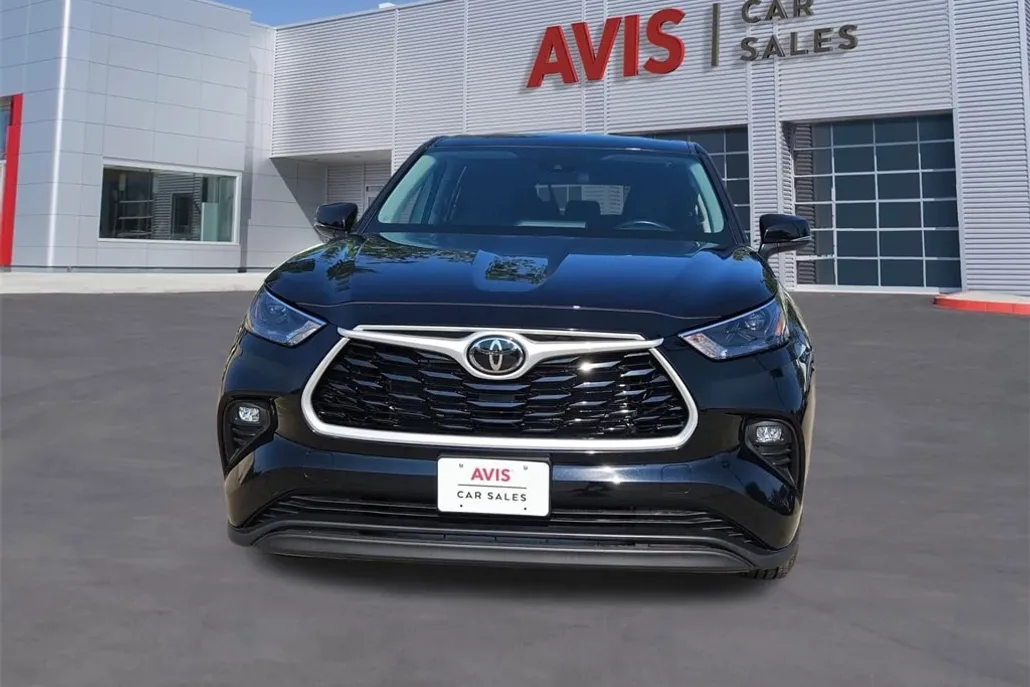 2024 Toyota Highlander photo 1
