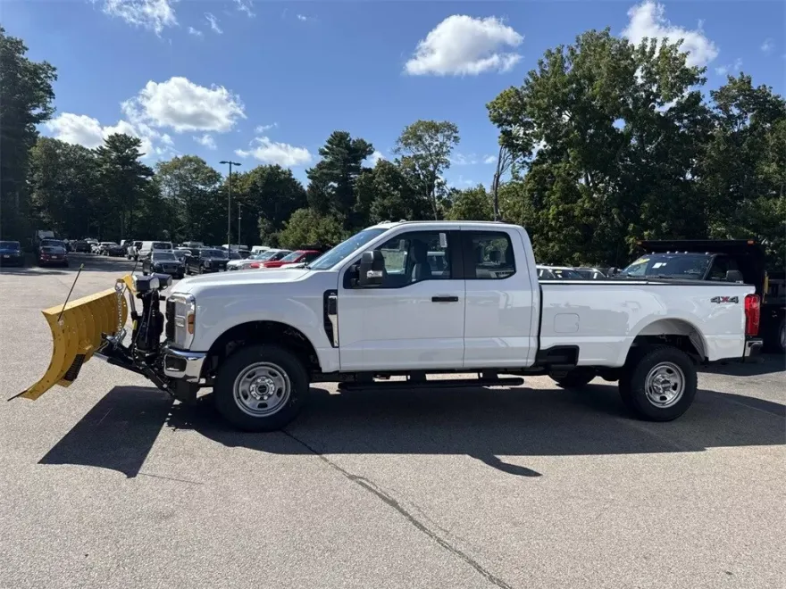 2025 Ford F-350 XL photo 1