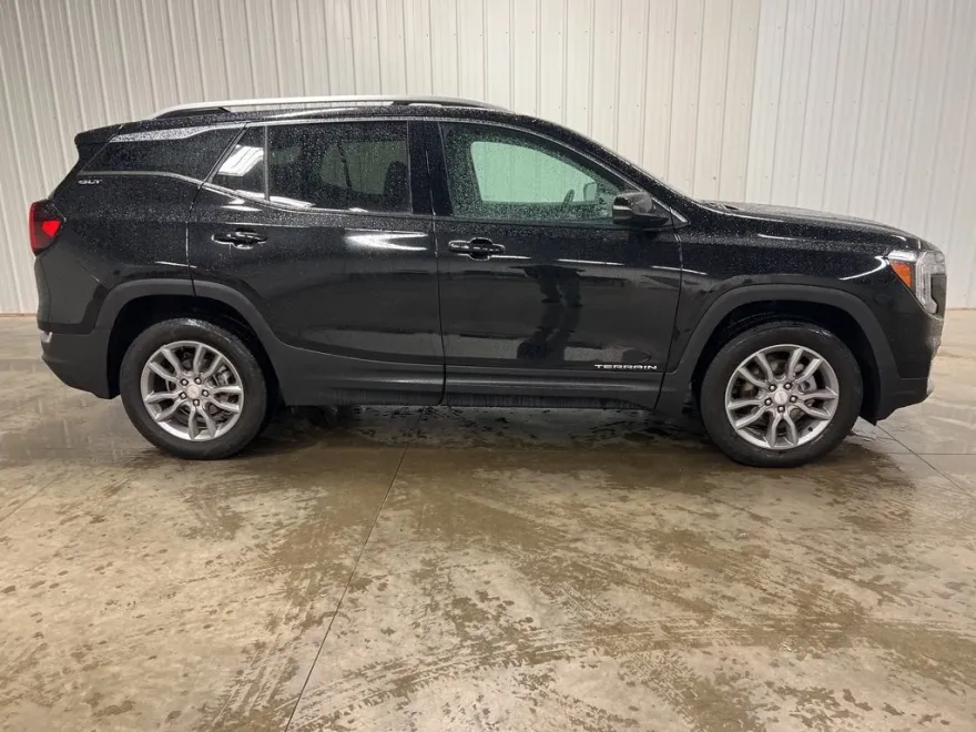 2024 Gmc Terrain SLT photo 1