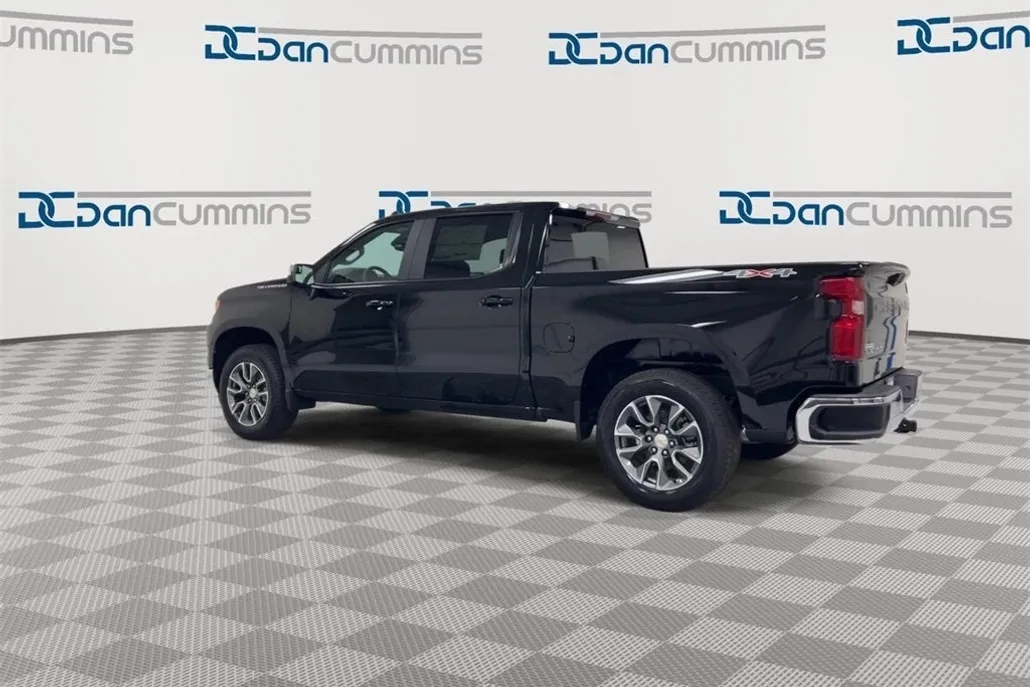 2025 Chevrolet Silverado 1500 LT photo 1