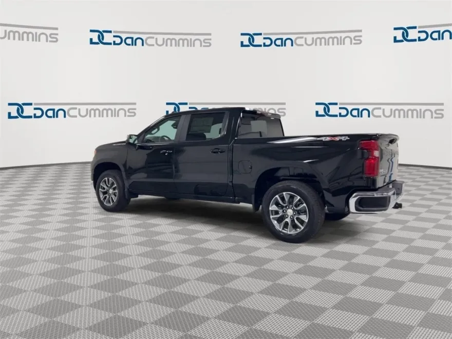 2025 Chevrolet Silverado 1500 LT photo 1