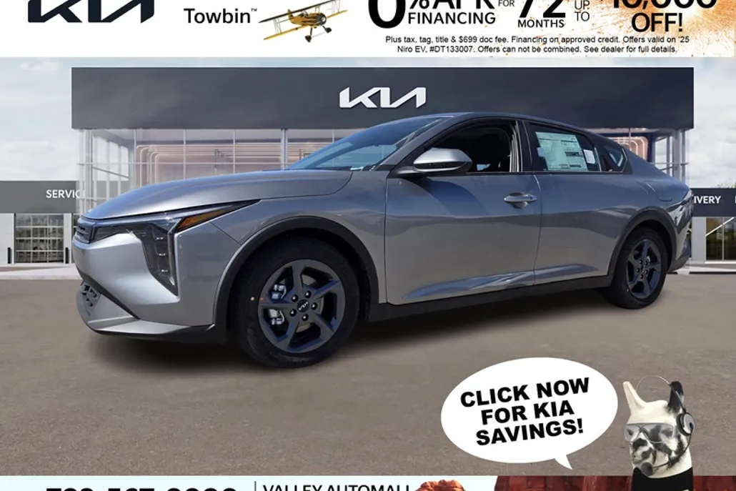 2025 Kia K4 LXS photo 1