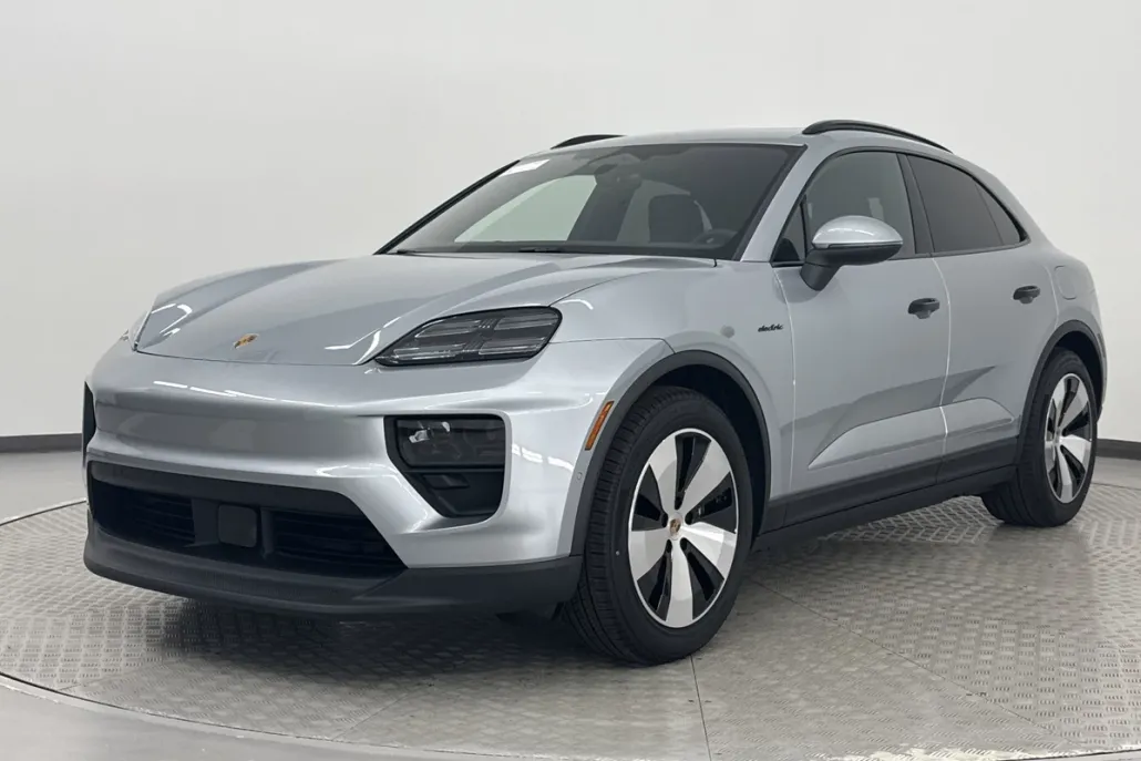 2025 Porsche Macan Electric photo 1