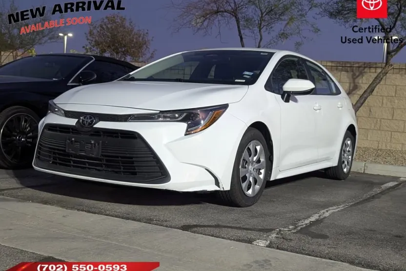 2023 Toyota Corolla LE photo 1