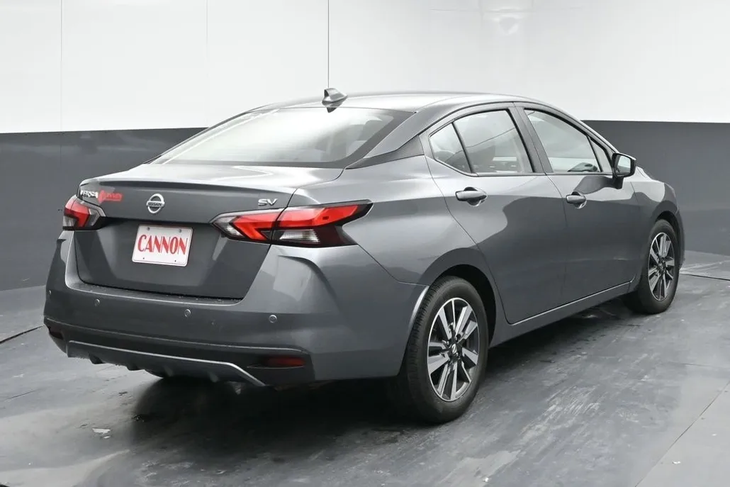 2022 Nissan Versa 1.6 SV photo 1