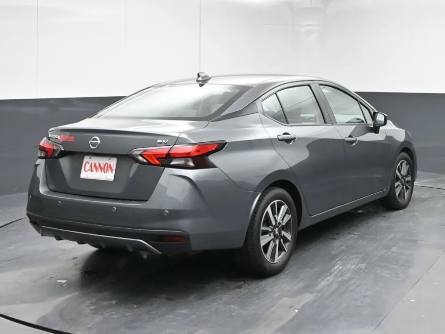 2022 Nissan Versa 1.6 SV photo 1