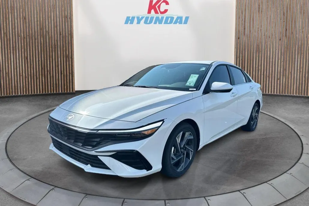 2025 Hyundai Elantra SEL Convenience photo 1