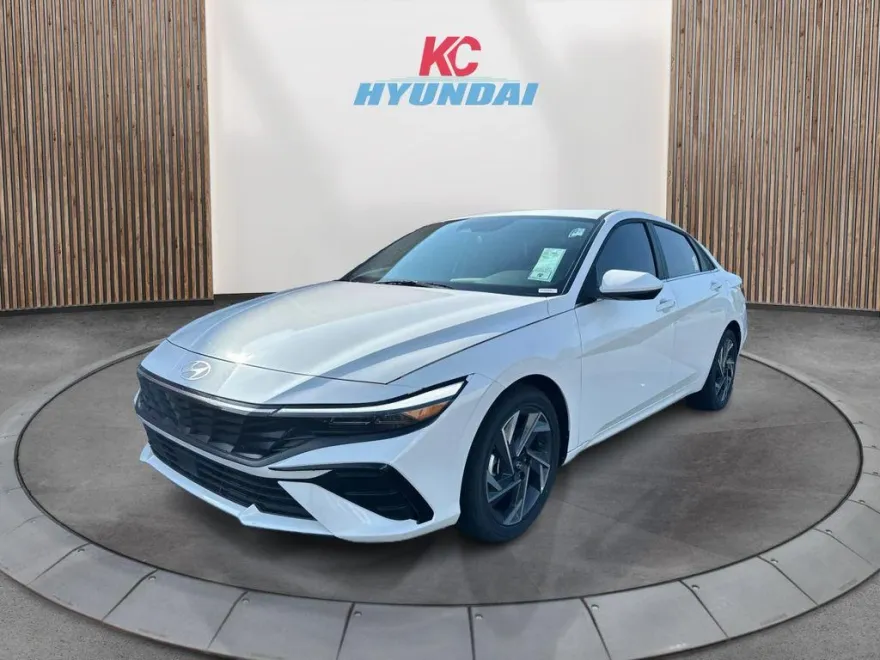 2025 Hyundai Elantra SEL Convenience photo 1