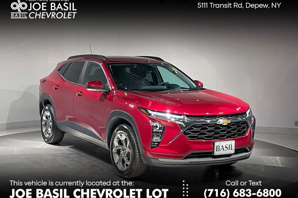 2024 Chevrolet Trax LT photo 1