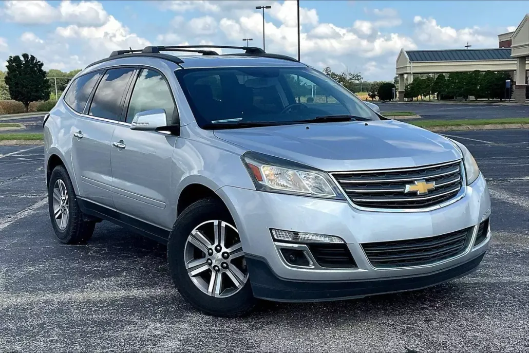 2016 Chevrolet Traverse 1LT photo 1